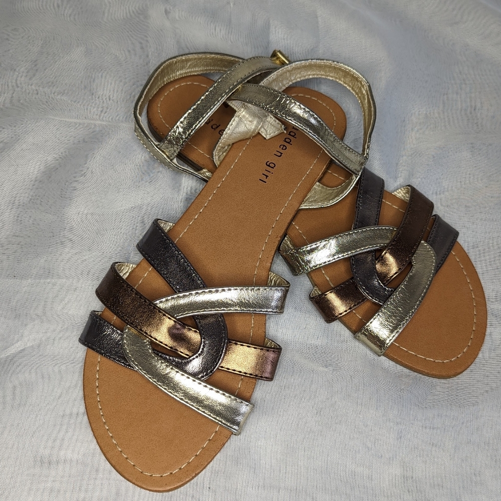 Madden Girl Women's size 9 Metallic Sandals